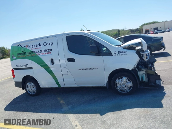 2015 Nissan NV200 SV with VIN 3N6CM0KN3FK708817, listed as a IAAI auction lot 41716806 with 132,296 mi miles and . Bid and sale history available at carsss.com. Image 13.