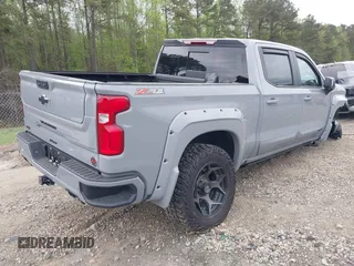 2024 Chevrolet Silverado 1500 RST with VIN 1GCUDEEL5RZ180834, listed as a IAAI auction lot 41924886 with 15,698 mi miles. Bid and sale history available at carsss.com. Image 4.
