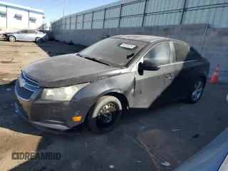 2014 Chevrolet Cruze 2LT z VIN 1G1PE5SB9E7329136, wystawiony jako Copart lot #87295154 z przebiegiem 112 001 mil mil oraz Szkoda całkowita • Salvage title. Historia ofert i sprzedaży dostępna na DreamBid. Obrazek 1.