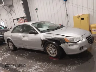 2005 Chrysler Sebring Touring z VIN 1C3EL56R85N579978, wystawiony jako IAAI lot #42201586 z przebiegiem 109 591 mil mil oraz . Historia ofert i sprzedaży dostępna na DreamBid. Obrazek 13.