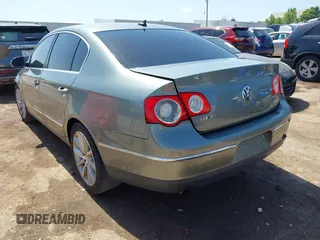 2008 Volkswagen Passat 3.6L V6 with VIN WVWDU73C58P065966, listed as a IAAI auction lot 42543613 with 142,948 mi miles and . Bid and sale history available at DreamBid. Image 3.