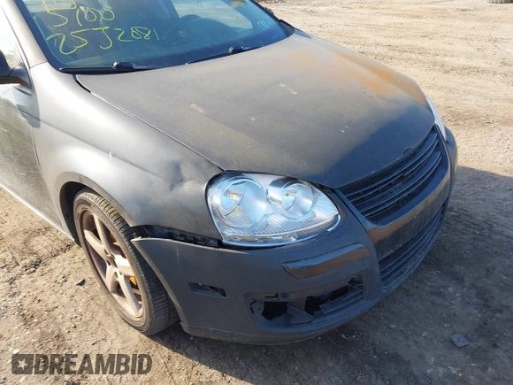 2008 Volkswagen Jetta SE z VIN 3VWRZ71K48M014558, wystawiony jako IAAI lot #41685615 z przebiegiem Nie podano mil oraz . Historia ofert i sprzedaży dostępna na DreamBid. Obrazek 6.