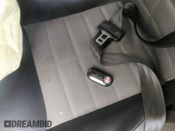 2013 FIAT 500 Sport с VIN 3C3CFFBR1DT753835, выставлен на аукционе IAAI как лот 42763189 с пробегом 48 838 миль миль и . История ставок и продаж доступна на DreamBid. Изображение 11.