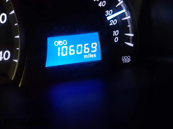 2012 Toyota Camry L z VIN 4T4BF1FKXCR235736, wystawiony jako IAAI lot #41199529 z przebiegiem 106 069 mil mil oraz . Historia ofert i sprzedaży dostępna na DreamBid. Obrazek 15.