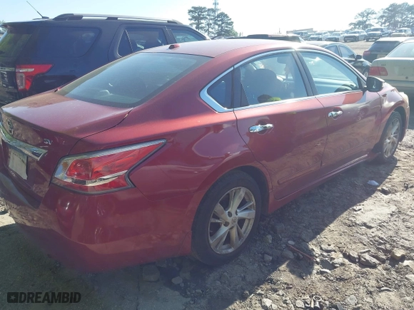 2015 Nissan Altima 2.5 S with VIN 1N4AL3AP1FC183723, listed as a IAAI auction lot 42005022 with 322,687 mi miles. Bid and sale history available at carsss.com. Image 4.