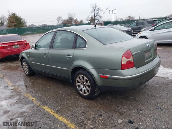 2003 Volkswagen Passat GLS with VIN WVWPD63B33E022262, listed as a IAAI auction lot 41466620 with 249,726 mi miles. Bid and sale history available at carsss.com. Image 3.