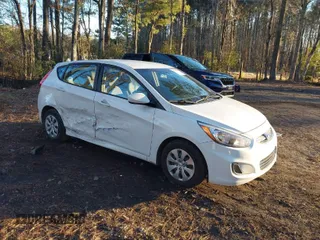 2016 Hyundai Accent SE with VIN KMHCT5AE9GU290829, listed as a IAAI auction lot 41209115 with 27,998 mi miles. Bid and sale history available at carsss.com. Image 1.