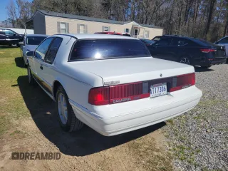 1990 Mercury Cougar z VIN 1MEPM62RSLH656412, wystawiony jako Copart lot #47771735 z przebiegiem 14 277 mil mil oraz Czysty tytuł • Clean title. Historia ofert i sprzedaży dostępna na DreamBid. Obrazek 3.