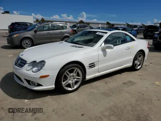 2008 Mercedes-Benz SL 550 z VIN WDBSK71F28F139939, wystawiony jako Copart lot #73877684 z przebiegiem Nie podano mil oraz Szkoda całkowita • Salvage title. Historia ofert i sprzedaży dostępna na DreamBid. Obrazek 1.