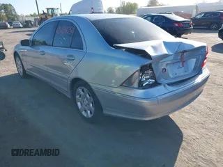 2006 Mercedes-Benz C 280 Luxury z VIN WDBRF92H06F799179, wystawiony jako IAAI lot #42054050 z przebiegiem 209 182 mil mil oraz . Historia ofert i sprzedaży dostępna na DreamBid. Obrazek 3.