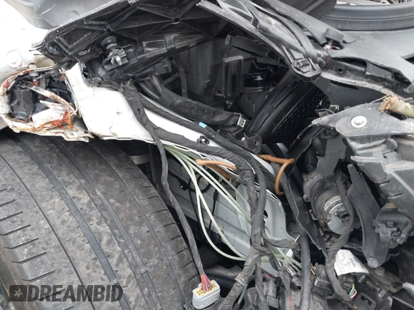 2019 Mercedes-Benz GLE 43 AMG with VIN 4JGED6EB5KA151772, listed as a IAAI auction lot 42168396 with 43,678 mi miles and . Bid and sale history available at DreamBid. Image 18.