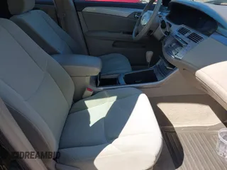 2005 Toyota Avalon XL with VIN 4T1BK36B95U048332, listed as a IAAI auction lot 41977547 with 61,293 mi miles and . Bid and sale history available at carsss.com. Image 5.