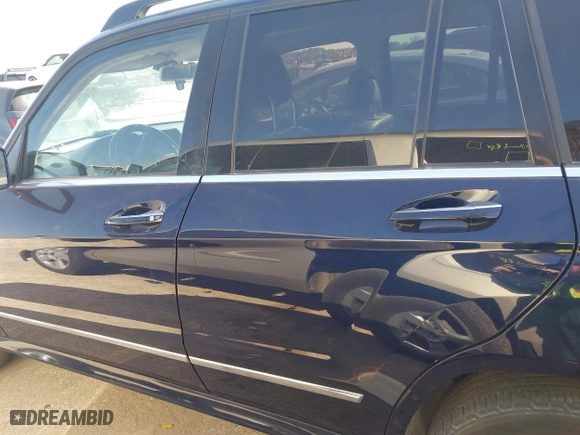 2012 Mercedes-Benz GLK-Class GLK 350 with VIN WDCGG8HB9CF885891, listed as a IAAI auction lot 42007117 with 153,562 mi miles. Bid and sale history available at carsss.com. Image 14.