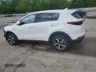 2020 Kia Sportage LX z VIN KNDPMCAC8L7761710, wystawiony jako Copart lot #58187945 z przebiegiem 46 937 mil mil oraz Szkoda całkowita • Salvage title. Historia ofert i sprzedaży dostępna na DreamBid. Obrazek 2.