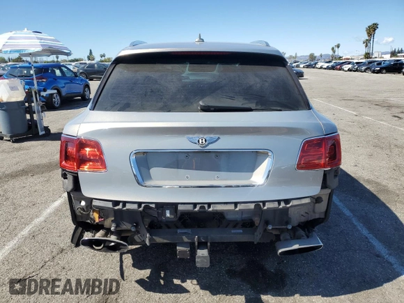 2018 Bentley Bentayga Signature z VIN SJAAC4ZV0JC020171, wystawiony jako Copart lot #48413645 z przebiegiem 76 196 mil mil oraz Szkody całkowita. Historia ofert i sprzedaży dostępna na DreamBid. Obrazek 6.