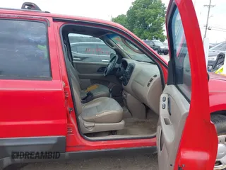 2001 Ford Escape with VIN 1FMUU01B21KF17923, listed as a IAAI auction lot 42674224 with 285,460 mi miles and . Bid and sale history available at DreamBid. Image 5.