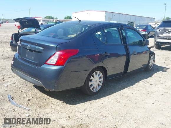 2015 Nissan Versa SV with VIN 3N1CN7APXFL813704, listed as a IAAI auction lot 42005624 with 170,690 mi miles. Bid and sale history available at carsss.com. Image 4.