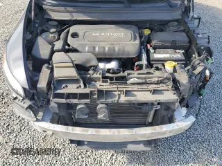 2017 Jeep Cherokee Sport z VIN 1C4PJMAB5HW583337, wystawiony jako Copart lot #58088685 z przebiegiem 130 494 mil mil oraz Szkoda całkowita • Salvage title. Historia ofert i sprzedaży dostępna na DreamBid. Obrazek 12.