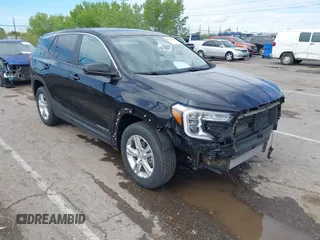 2022 GMC Terrain SLE z VIN 3GKALTEV6NL161324, wystawiony jako IAAI lot #42207833 z przebiegiem 288 122 mil mil oraz . Historia ofert i sprzedaży dostępna na DreamBid. Obrazek 1.