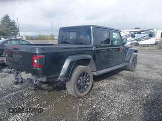 2023 Jeep Gladiator High Altitude z VIN 1C6HJTFG0PL504618, wystawiony jako IAAI lot #41877983 z przebiegiem 26 402 mil mil oraz . Historia ofert i sprzedaży dostępna na DreamBid. Obrazek 4.