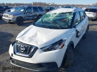 2018 Nissan Kicks SR with VIN 3N1CP5CU9JL531323, listed as a IAAI auction lot 41619636 with 105,146 mi miles. Bid and sale history available at carsss.com. Image 6.