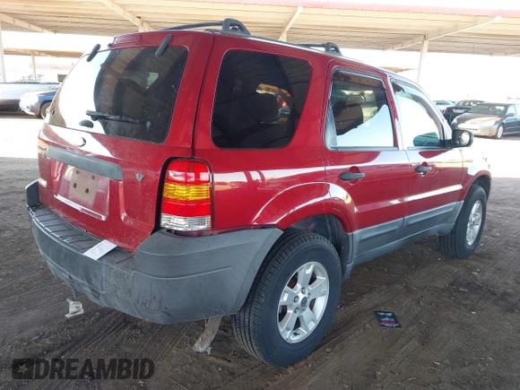 2006 Ford Escape XLT with VIN 1FMYU93126KB18365, listed as a IAAI auction lot 41889706 with 134,718 mi miles. Bid and sale history available at carsss.com. Image 4.