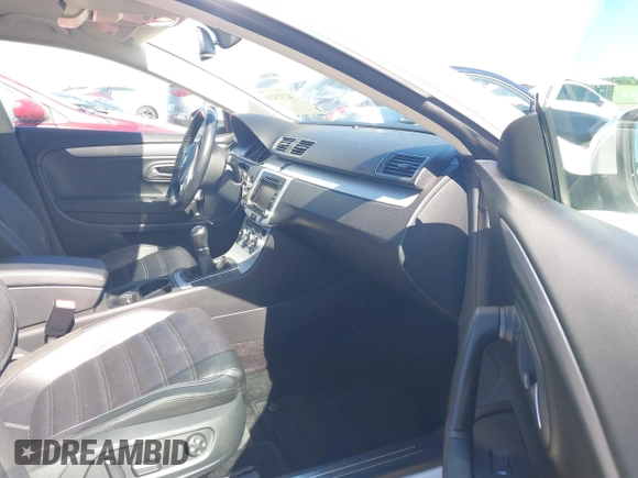 2013 Volkswagen CC Sport z VIN WVWAP7AN7DE545141, wystawiony jako IAAI lot #42325238 z przebiegiem 170 478 mil mil oraz . Historia ofert i sprzedaży dostępna na DreamBid. Obrazek 5.