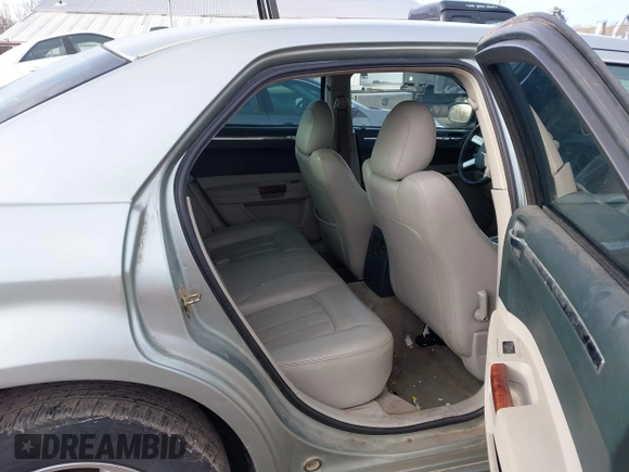 2006 Chrysler 300 C with VIN 2C3LK63H56H423161, listed as a IAAI auction lot 41947286 with 227,092 mi miles and . Bid and sale history available at carsss.com. Image 8.