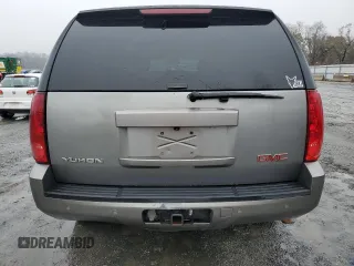 2007 GMC Yukon SLE with VIN 1GKFK13017J106357, listed as a Copart auction lot 84401114 with 279,899 mi miles and Salvage Title. Bid and sale history available at carsss.com. Image 6.