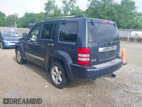 2008 Jeep Liberty Limited z VIN 1J8GN58K68W113973, wystawiony jako IAAI lot #42417083 z przebiegiem 493 836 mil mil oraz . Historia ofert i sprzedaży dostępna na DreamBid. Obrazek 3.