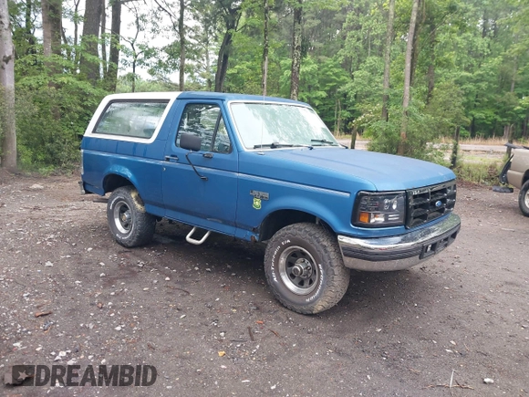 1992 Ford Bronco XL with VIN 1FMEU15N8NLA71453, listed as a IAAI auction lot 42169254 with 141,614 mi miles. Bid and sale history available at carsss.com. Image 1.
