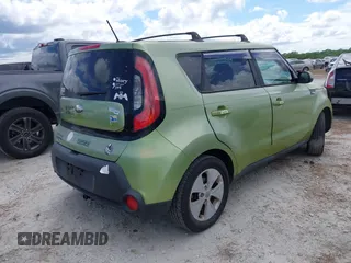 2014 Kia Soul with VIN KNDJN2A25E7715629, listed as a IAAI auction lot 40520926 with 110,418 mi miles. Bid and sale history available at carsss.com. Image 4.
