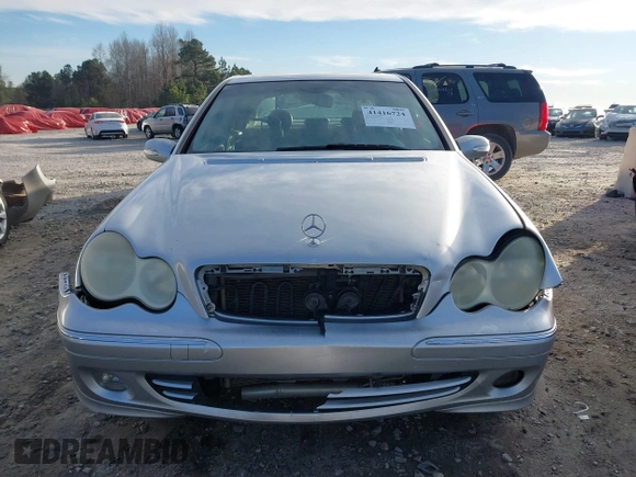 2005 Mercedes-Benz C 320 с VIN WDBRF64JX5F565631, выставлен на аукционе IAAI как лот 41416724 с пробегом 154 981 миль миль и . История ставок и продаж доступна на DreamBid. Изображение 13.