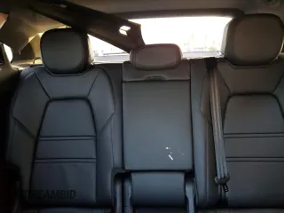 2021 Porsche Cayenne z VIN WP1AA2AY5MDA06052, wystawiony jako Copart lot #68525582 z przebiegiem 18 577 mil mil oraz . Historia ofert i sprzedaży dostępna na DreamBid. Obrazek 10.