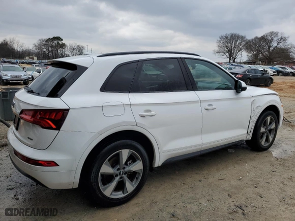 2020 Audi Q5 Premium with VIN WA1ANAFY1L2105979, listed as a Copart auction lot 44943225 with 24,324 mi miles and Salvage Title. Bid and sale history available at carsss.com. Image 3.