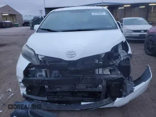2017 Toyota Sienna SE with VIN 5TDXZ3DC4HS769359, listed as a Copart auction lot 89306885 with 99,341 mi miles and Salvage Title. Bid and sale history available at carsss.com. Image 5.