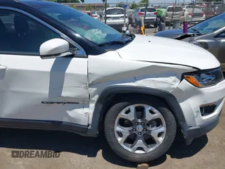 2018 Jeep Compass Limited z VIN 3C4NJCCB7JT410882, wystawiony jako IAAI lot #42536532 z przebiegiem 70 404 mil mil oraz . Historia ofert i sprzedaży dostępna na DreamBid. Obrazek 17.