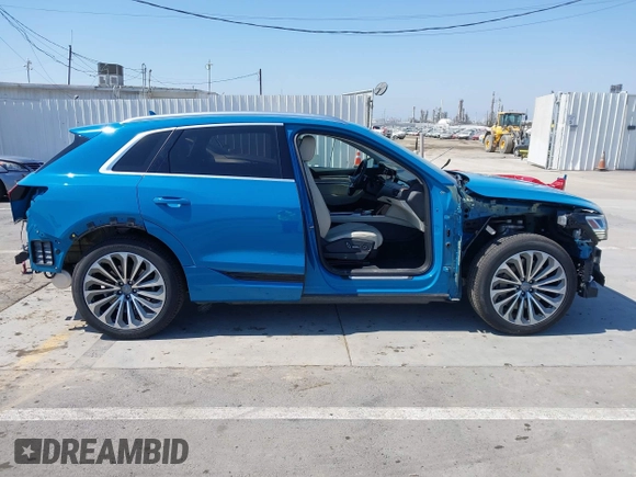 2019 Audi e-tron Prestige with VIN WA1VABGE1KB020498, listed as a IAAI auction lot 42663242 with 46,258 mi miles and . Bid and sale history available at DreamBid. Image 14.