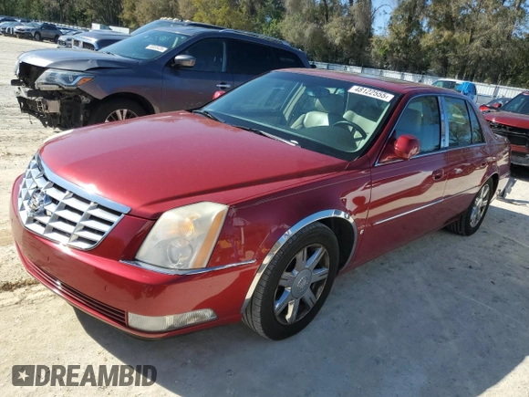 2007 Cadillac DTS V8 z VIN 1G6KD57Y67U181293, wystawiony jako Copart lot #48122555 z przebiegiem 137 962 mil mil oraz Szkody całkowita. Historia ofert i sprzedaży dostępna na DreamBid. Obrazek 1.