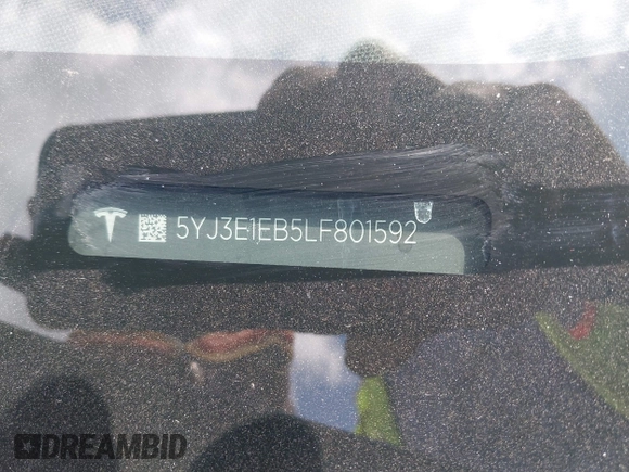 2020 Tesla Model 3 Long Range z VIN 5YJ3E1EB5LF801592, wystawiony jako IAAI lot #42096859 z przebiegiem 68 002 mil mil oraz . Historia ofert i sprzedaży dostępna na DreamBid. Obrazek 9.
