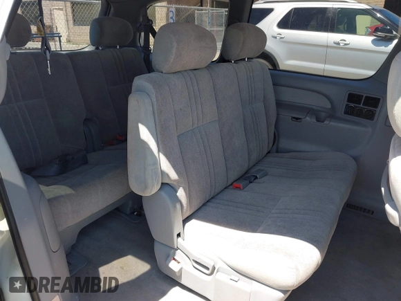 2000 Toyota Sienna CE z VIN 4T3GF19C8YU307987, wystawiony jako IAAI lot #42363309 z przebiegiem 179 374 mil mil oraz . Historia ofert i sprzedaży dostępna na DreamBid. Obrazek 8.