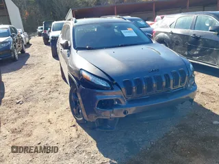 2016 Jeep Cherokee Latitude with VIN 1C4PJLCS1GW222001, listed as a IAAI auction lot 41068661 with 119,399 mi miles. Bid and sale history available at carsss.com. Image 6.