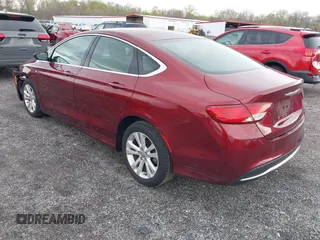 2015 Chrysler 200 Limited z VIN 1C3CCCAB3FN716929, wystawiony jako IAAI lot #42012662 z przebiegiem 112 419 mil mil oraz . Historia ofert i sprzedaży dostępna na DreamBid. Obrazek 3.