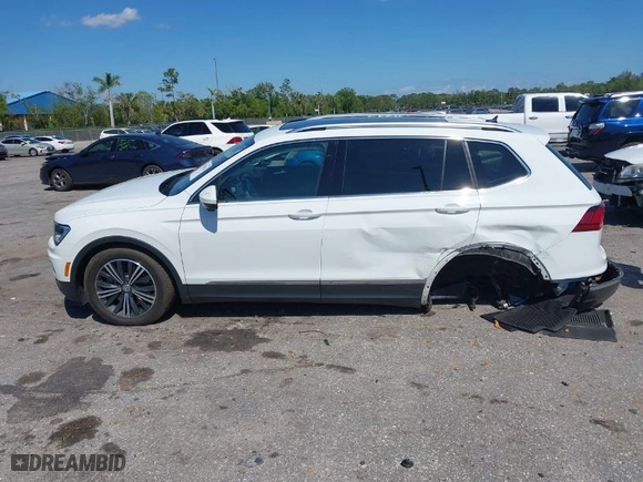 2018 Volkswagen Tiguan SEL with VIN 3VV2B7AX2JM007118, listed as a IAAI auction lot 41891662 with 34,889 mi miles. Bid and sale history available at carsss.com. Image 15.
