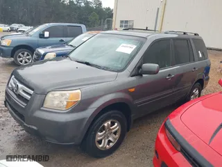 2008 Honda Pilot VP with VIN 5FNYF28268B017370, listed as a IAAI auction lot 41435704 with 248,690 mi miles. Bid and sale history available at carsss.com. Image 2.