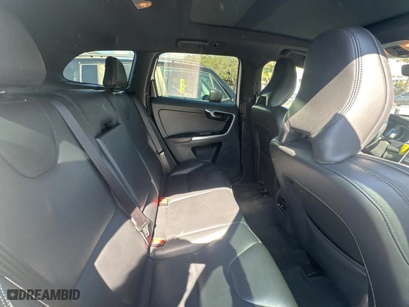 2017 Volvo XC60 T6 Drive-E R-Design Platinum with VIN YV449MRS8H2035952, listed as a Copart auction lot 45042305 with NaN miles and Clean Title. Bid and sale history available at carsss.com. Image 6.