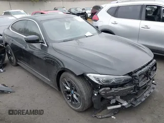 2024 BMW i4 eDrive35 z VIN WBY43AW06RFT40624, wystawiony jako IAAI lot #42110076 z przebiegiem 7 910 mil mil oraz . Historia ofert i sprzedaży dostępna na DreamBid. Obrazek 1.