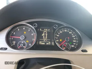 2010 Volkswagen CC Luxury с VIN WVWHP7AN9AE541845, выставлен на аукционе Copart как лот 56843825 с пробегом 133 080 миль миль и Списание • Salvage title. История ставок и продаж доступна на DreamBid. Изображение 9.