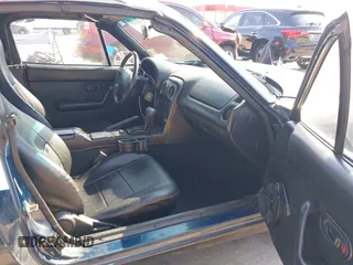 1996 Mazda MX-5 Miata z VIN JM1NA3533T0716564, wystawiony jako IAAI lot #42191052 z przebiegiem 101 713 mil mil oraz . Historia ofert i sprzedaży dostępna na DreamBid. Obrazek 5.