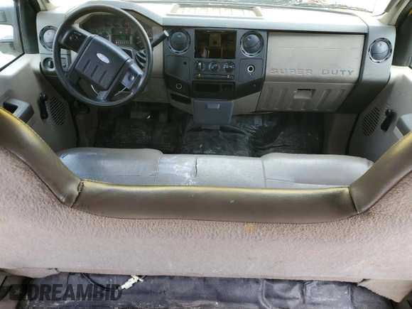 2008 Ford F-350 z VIN 1FTWW30R98EC55432, wystawiony jako Copart lot #52992235 z przebiegiem 217 690 mil mil oraz Szkoda całkowita • Salvage title. Historia ofert i sprzedaży dostępna na DreamBid. Obrazek 8.